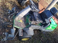 Traktoriņš John Deere 2500A